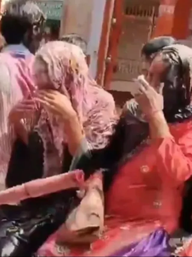 Holi 2024: बिजनौर में होली के हुड़दंग का video viral..